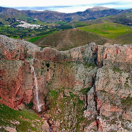 Ξενοδοχείο με διαμερίσματα Pyrgi Cretan Living & 4*